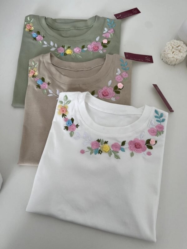 Tshirt Flor Bordada